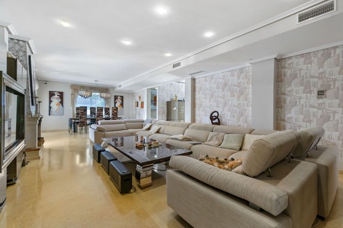 Image No.5-5 Bed Villa for sale