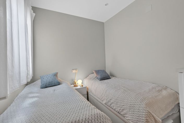Image No.17-2 Bed Property for sale