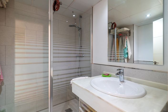 Image No.12-3 Bed Apartment for sale