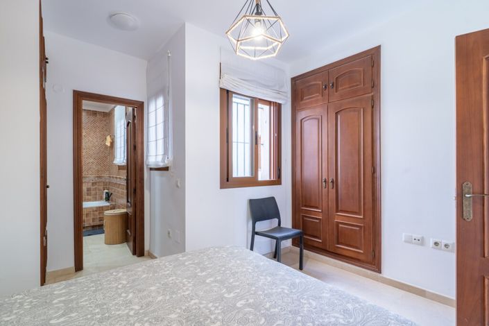 Image No.6-2 Bed Property for sale