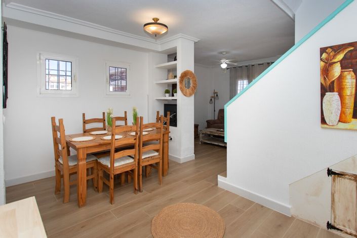 Image No.12-3 Bed Property for sale