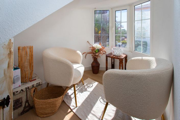 Image No.14-3 Bed Property for sale
