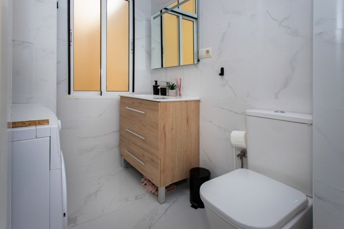 Image No.20-3 Bed Property for sale