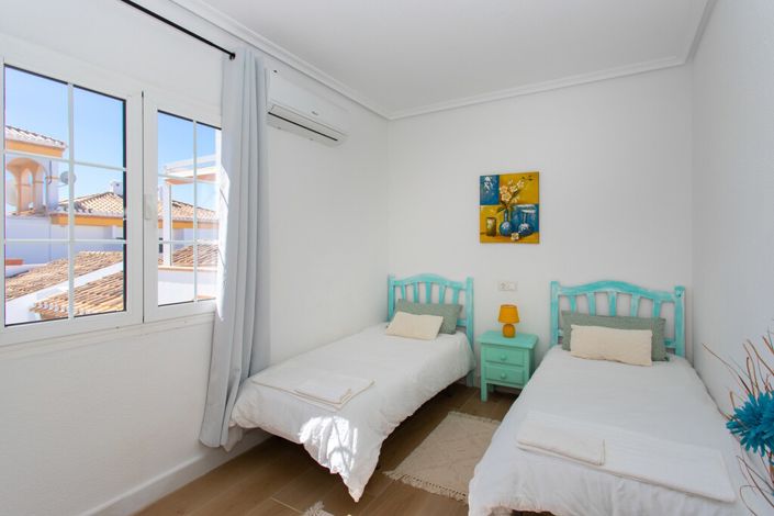Image No.28-3 Bed Property for sale