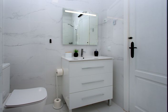 Image No.33-3 Bed Property for sale