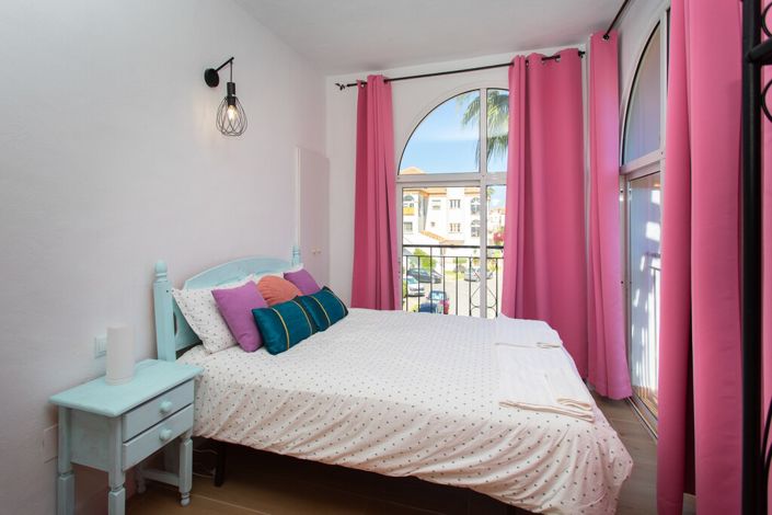 Image No.38-3 Bed Property for sale