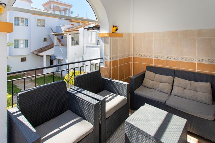 Image No.40-3 Bed Property for sale