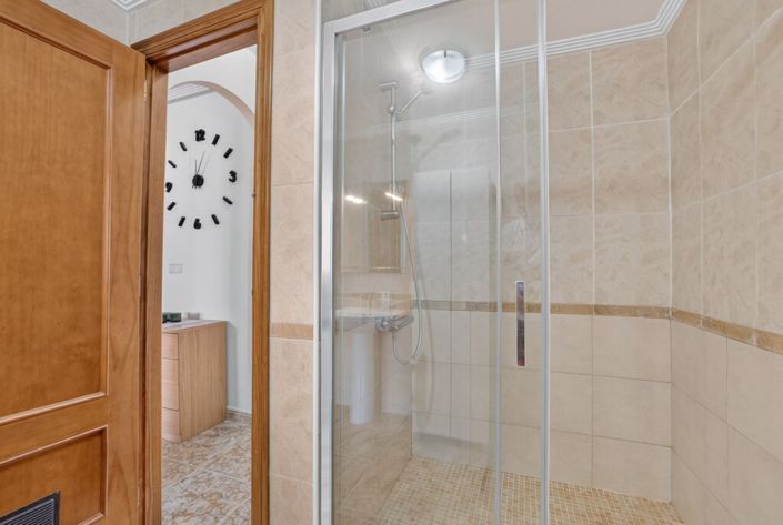 Image No.12-2 Bed Property for sale