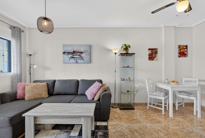 Image No.2-2 Bed Property for sale