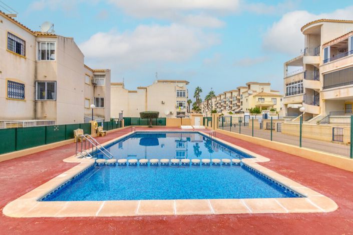 Image No.25-2 Bed Property for sale