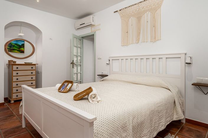 Image No.11-4 Bed Townhouse for sale