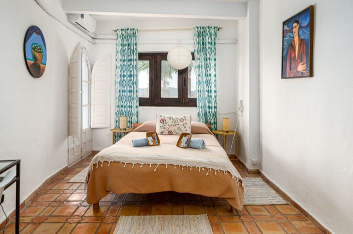 Image No.15-4 Bed Townhouse for sale
