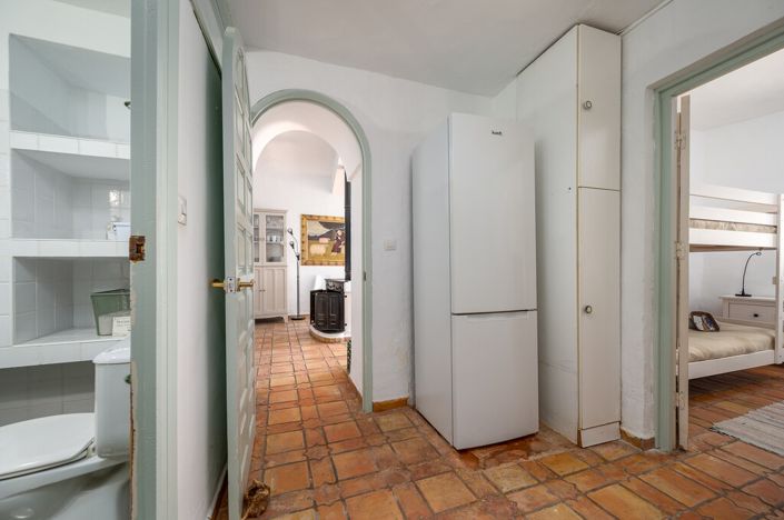 Image No.29-4 Bed Townhouse for sale