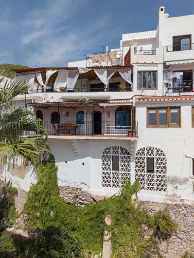Image No.43-4 Bed Townhouse for sale