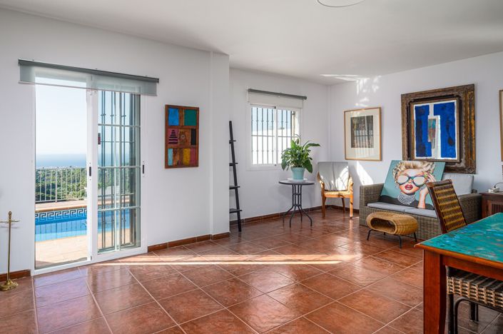 Image No.16-3 Bed Semi-Detached for sale