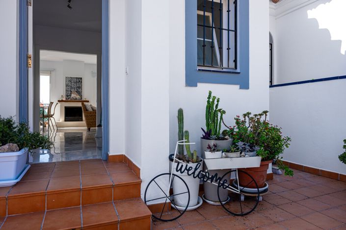 Image No.36-3 Bed Semi-Detached for sale