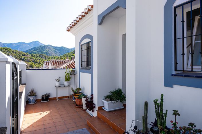 Image No.37-3 Bed Semi-Detached for sale