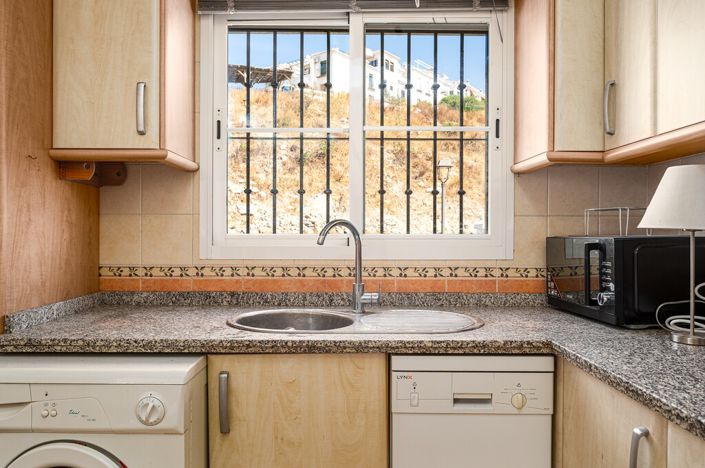 Image No.9-3 Bed Semi-Detached for sale