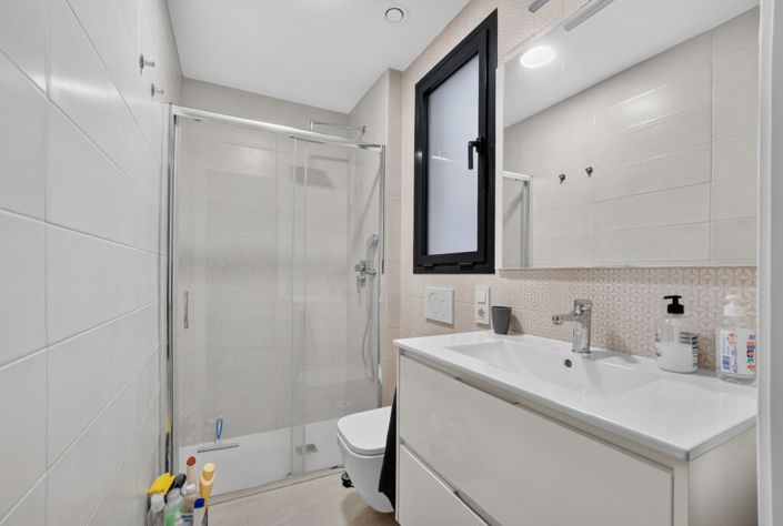 Image No.8-2 Bed Apartment for sale