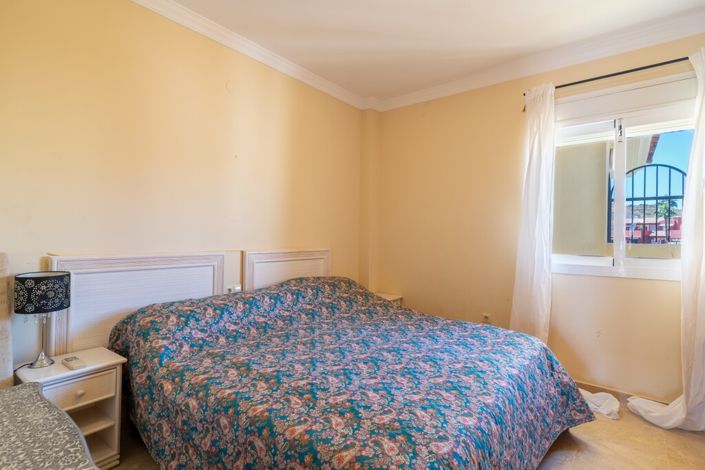 Image No.21-3 Bed Property for sale