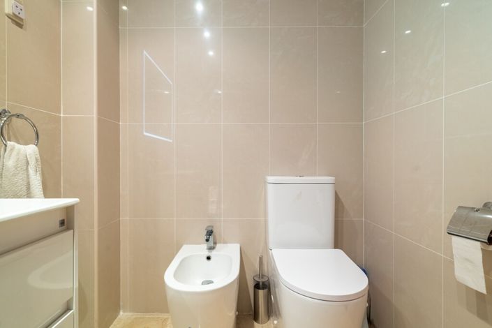 Image No.24-3 Bed Property for sale