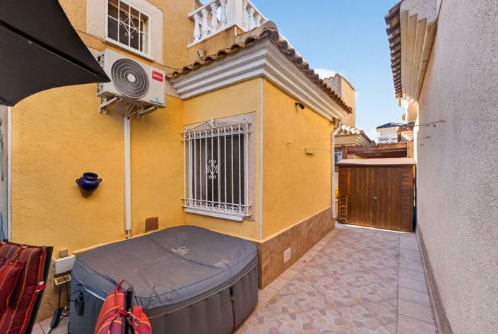 Image No.28-3 Bed Villa for sale