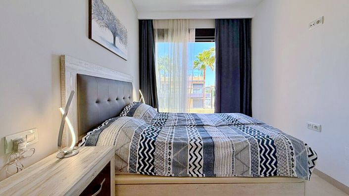 Image No.12-3 Bed Property for sale