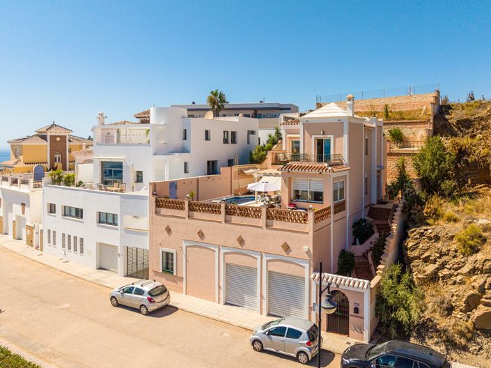 Image No.2-3 Bed Villa for sale