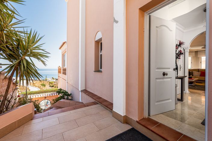 Image No.3-3 Bed Villa for sale