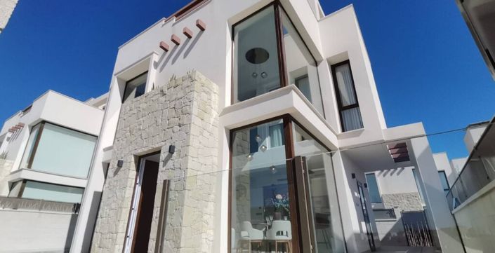 Image No.9-3 Bed Villa for sale