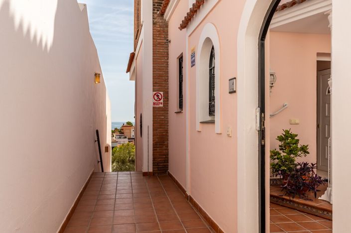 Image No.34-5 Bed Villa for sale