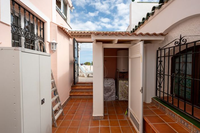 Image No.36-5 Bed Villa for sale