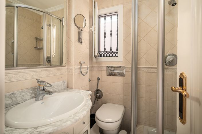 Image No.52-5 Bed Villa for sale