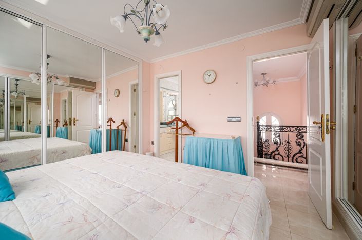 Image No.7-5 Bed Villa for sale