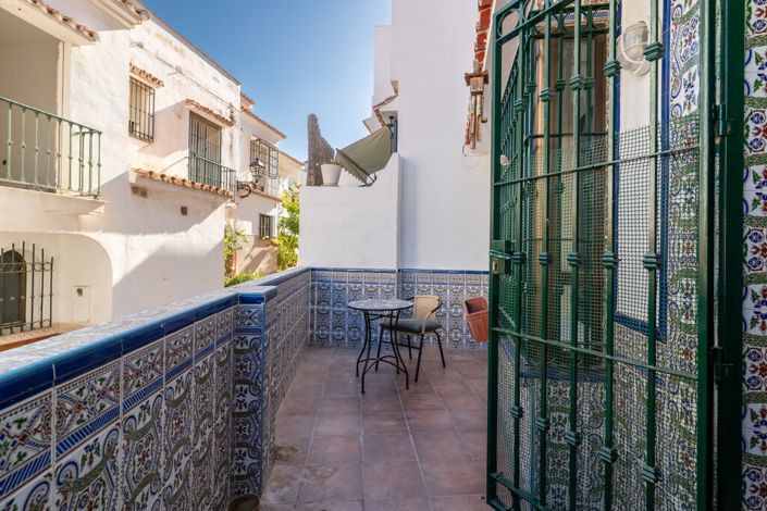 Image No.12-3 Bed Townhouse for sale