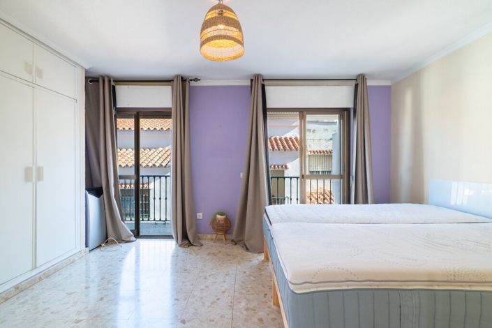 Image No.21-3 Bed Townhouse for sale