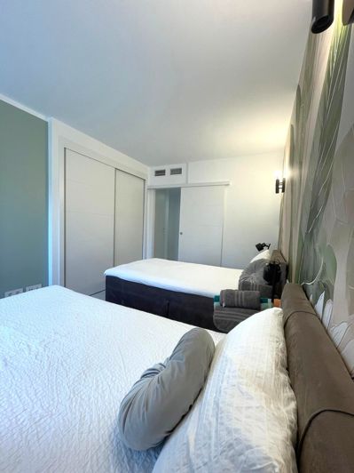 Image No.20-2 Bed Property for sale