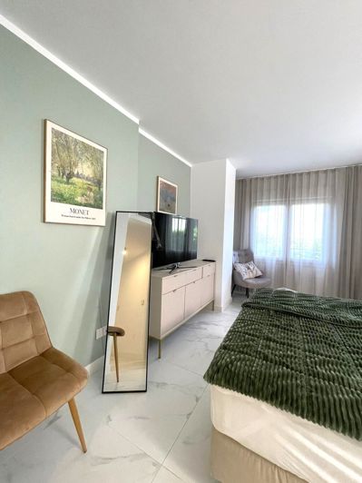 Image No.25-2 Bed Property for sale