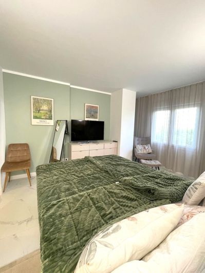 Image No.26-2 Bed Property for sale