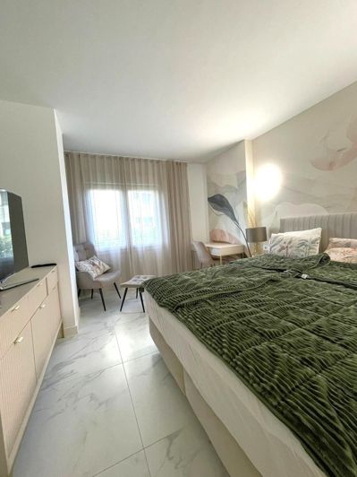 Image No.27-2 Bed Property for sale