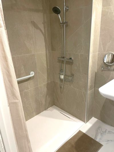 Image No.37-2 Bed Property for sale