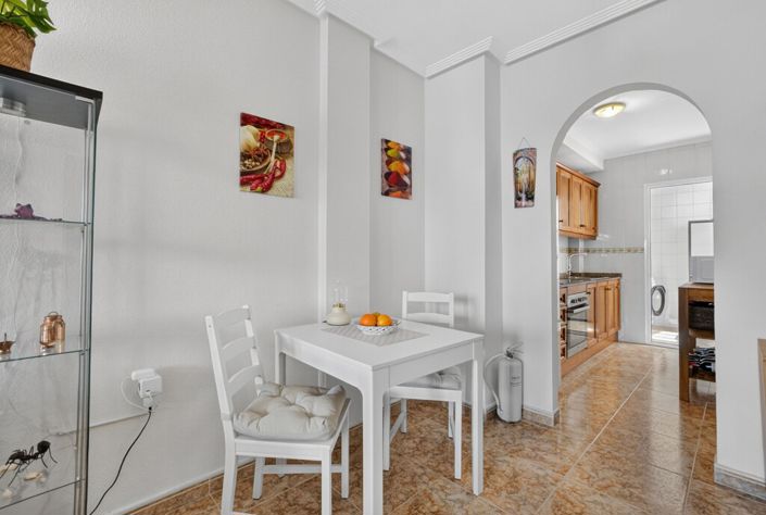 Image No.4-2 Bed Property for sale