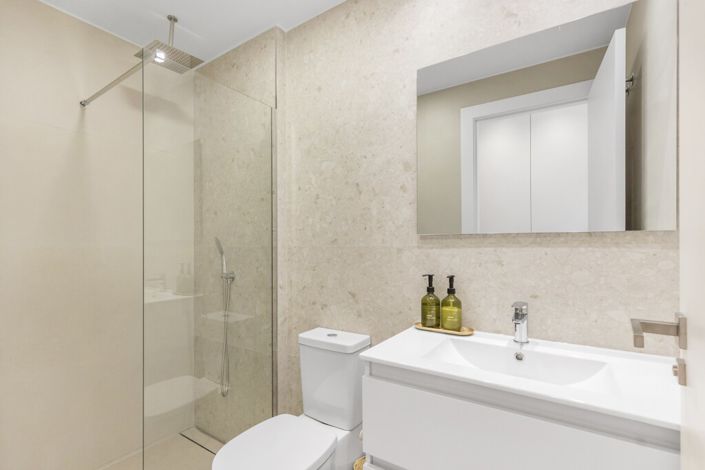 Image No.20-3 Bed Property for sale