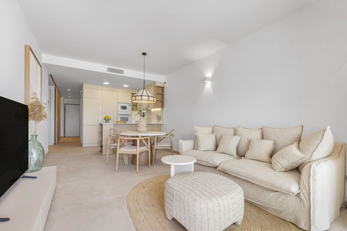 Image No.8-3 Bed Property for sale