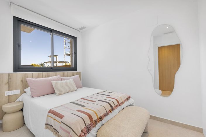 Image No.21-3 Bed Property for sale