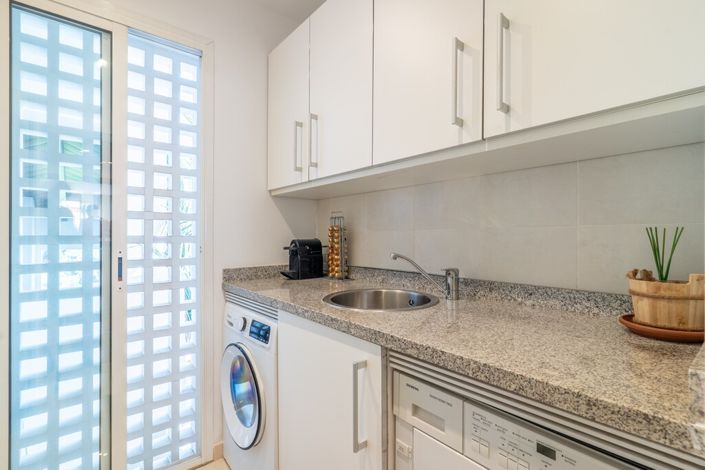 Image No.18-2 Bed Property for sale