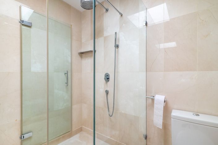 Image No.20-2 Bed Property for sale