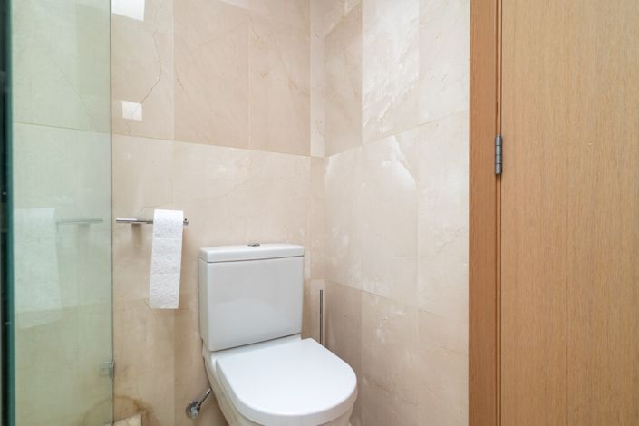 Image No.24-2 Bed Property for sale