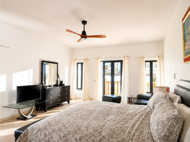 Image No.19-6 Bed Villa for sale