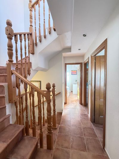 Image No.17-4 Bed Semi-Detached for sale